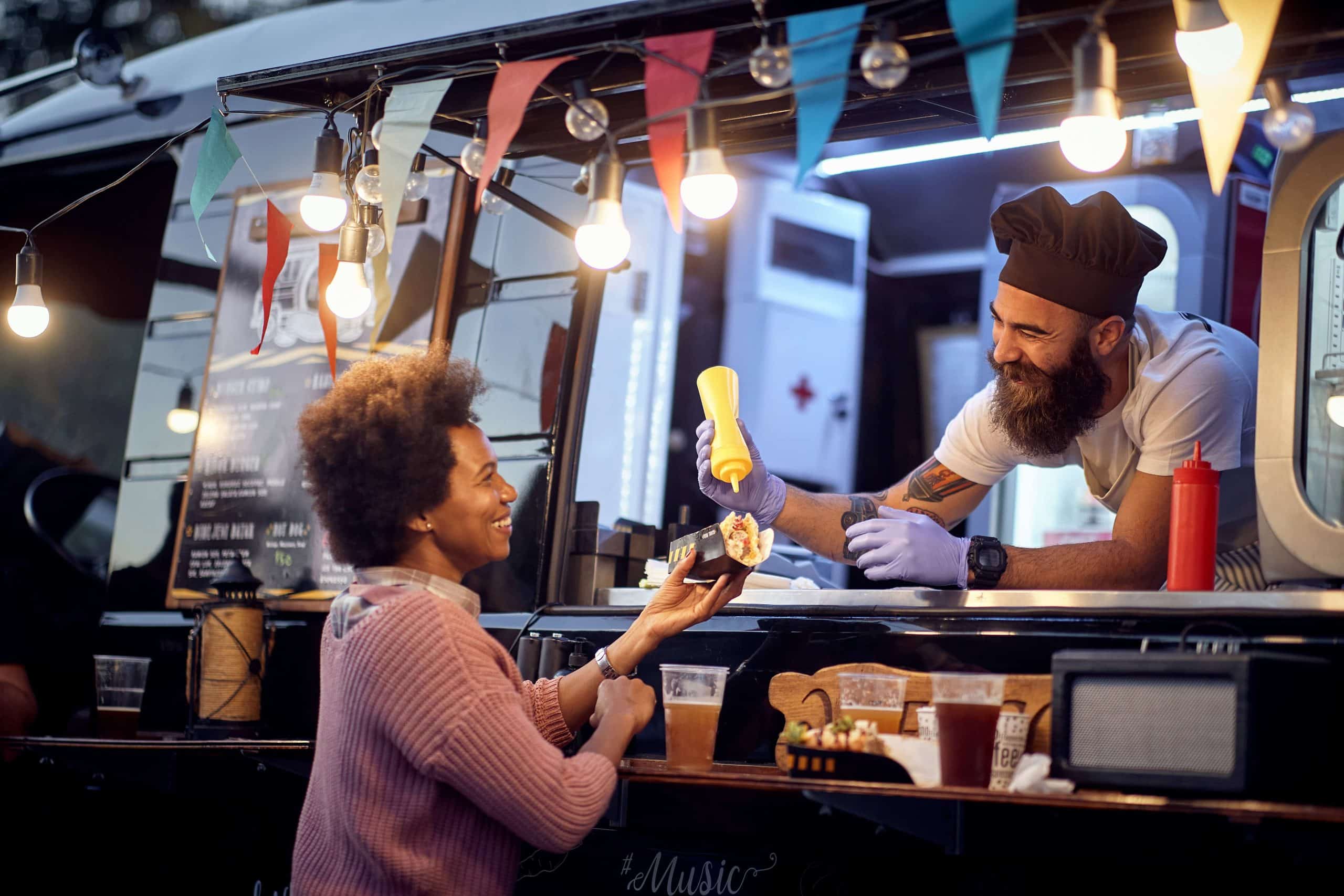 5 reasons to choose food truck catering over traditional catering
